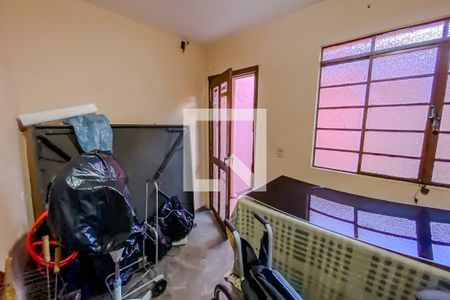 Casa à venda com 220m², 3 quartos e 4 vagasEscritorio