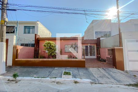 Casa à venda com 220m², 3 quartos e 4 vagasFachada
