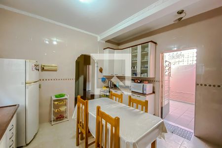 Casa à venda com 220m², 3 quartos e 4 vagasCozinha