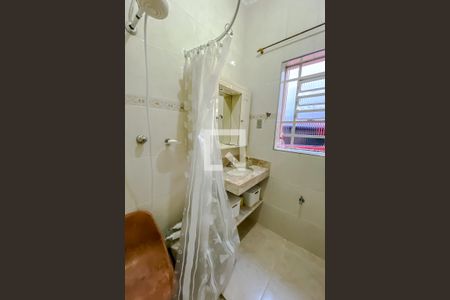 Casa à venda com 220m², 3 quartos e 4 vagasBanheiro 2