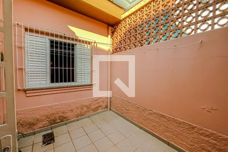 Casa à venda com 220m², 3 quartos e 4 vagasQuintal