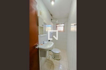 Casa à venda com 220m², 3 quartos e 4 vagasBanheiro 