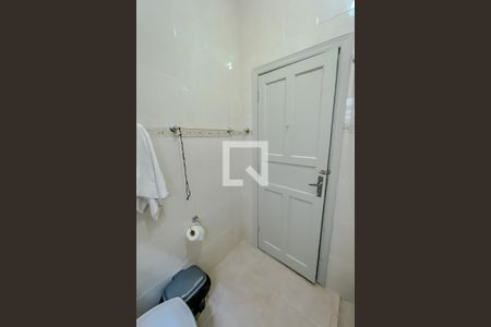 Casa à venda com 220m², 3 quartos e 4 vagasBanheiro 2