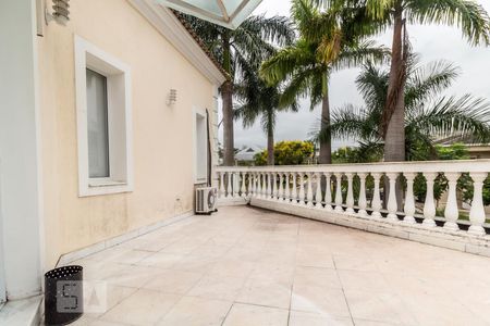 Casa de condomínio para alugar com 800m², 5 quartos e sem vaga Casa de condomínio para alugar com 800m², 5 quartos e sem vagaVaranda da Suíte 1