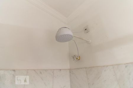 Casa de condomínio para alugar com 800m², 5 quartos e sem vaga Casa de condomínio para alugar com 800m², 5 quartos e sem vagaChuveiro do Banheiro Social