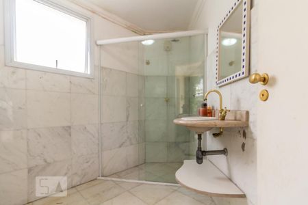 Casa de condomínio para alugar com 800m², 5 quartos e sem vaga Casa de condomínio para alugar com 800m², 5 quartos e sem vagaBanheiro da Área Externa