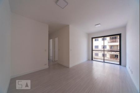 Sala de apartamento para alugar com 3 quartos, 75m² em Vila Floresta, Santo André