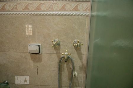 Casa para alugar com 256m², 5 quartos e 4 vagas Casa para alugar com 256m², 5 quartos e 4 vagasBanheiro da Suíte 2