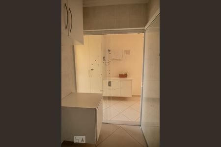 Casa para alugar com 256m², 5 quartos e 4 vagas Casa para alugar com 256m², 5 quartos e 4 vagasÁrea de Serviço