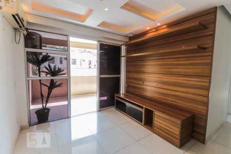 Sala de apartamento para alugar com 3 quartos, 76m² em Pechincha, Rio de Janeiro