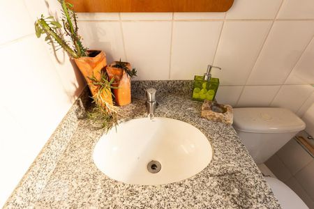 Banheiro Pia de apartamento à venda com 1 quarto, 66m² em Barra Funda, São Paulo