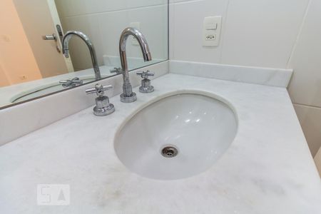 Apartamento para alugar com 82m², 3 quartos e 2 vagasPia do Banheiro da Suíte