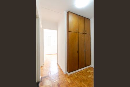 Corredor de apartamento à venda com 3 quartos, 77m² em Vila Mimosa, Campinas