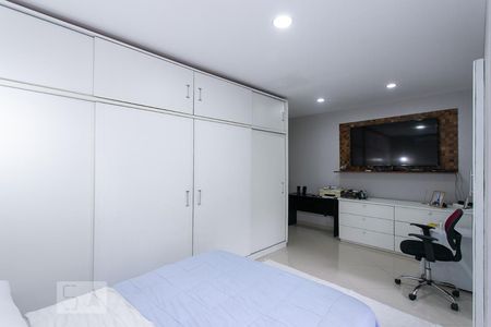 Casa de condomínio à venda com 310m², 4 quartos e 3 vagasSuíte