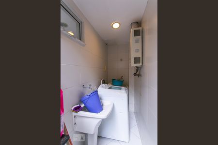 Casa de condomínio à venda com 310m², 4 quartos e 3 vagasÁrea de serviço