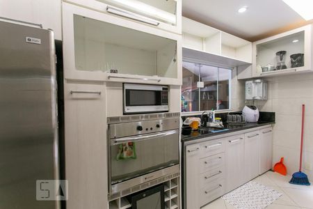 Casa de condomínio à venda com 310m², 4 quartos e 3 vagasDetalhe