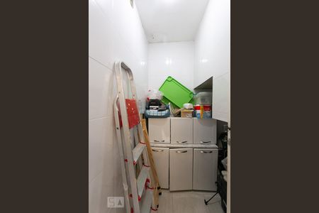 Casa de condomínio à venda com 310m², 4 quartos e 3 vagasDespensa