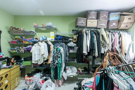 Casa de condomínio à venda com 310m², 4 quartos e 3 vagasSuíte