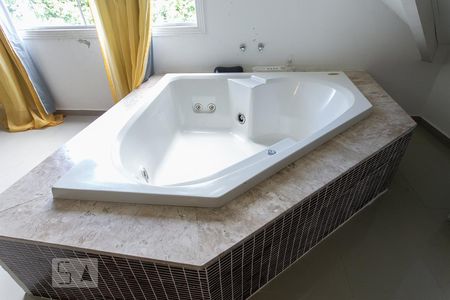 Casa de condomínio à venda com 310m², 4 quartos e 3 vagasDetalhe