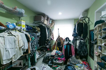 Casa de condomínio à venda com 310m², 4 quartos e 3 vagasSuíte