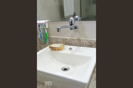 Casa de condomínio à venda com 310m², 4 quartos e 3 vagasDetalhe