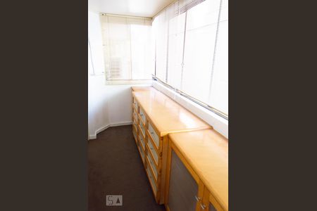 Apartamento à venda com 92m², 2 quartos e 1 vaga Apartamento à venda com 92m², 2 quartos e 1 vagacloset