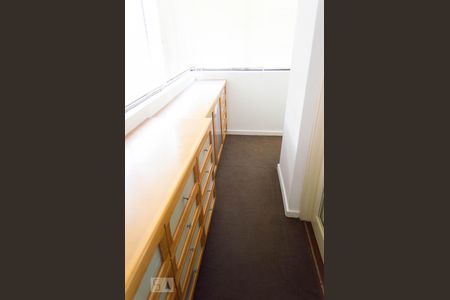 Apartamento à venda com 92m², 2 quartos e 1 vaga Apartamento à venda com 92m², 2 quartos e 1 vagacloset