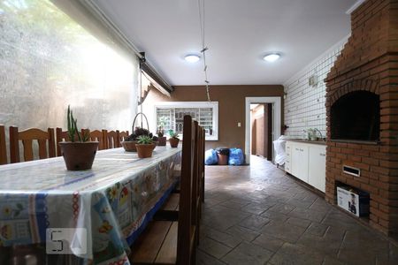 Casa para alugar com 380m², 4 quartos e 4 vagasChurrasqueira