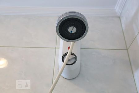 Casa para alugar com 380m², 4 quartos e 4 vagas Casa para alugar com 380m², 4 quartos e 4 vagasBanheiro da Suíte