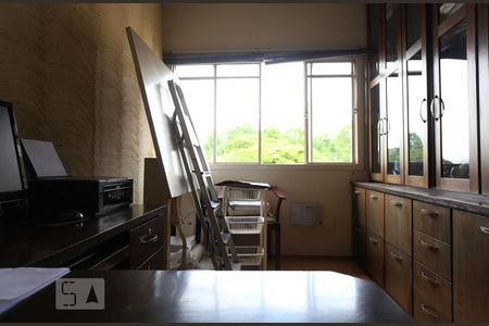 Casa para alugar com 380m², 4 quartos e 4 vagas Casa para alugar com 380m², 4 quartos e 4 vagasEscritório