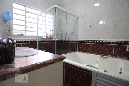 Casa para alugar com 380m², 4 quartos e 4 vagasBanheiro