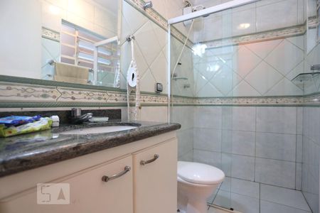 Casa para alugar com 380m², 4 quartos e 4 vagas Casa para alugar com 380m², 4 quartos e 4 vagasBanheiro da Suíte
