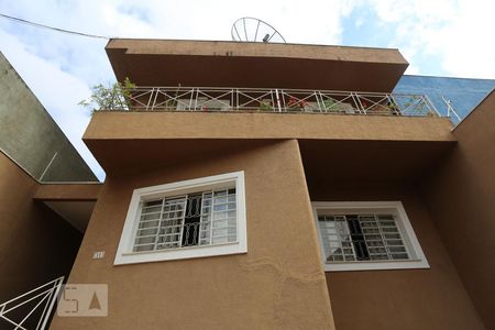 Casa para alugar com 380m², 4 quartos e 4 vagas Casa para alugar com 380m², 4 quartos e 4 vagasFachada