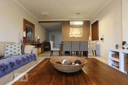 Sala de casa à venda com 3 quartos, 280m² em Jardim das Flores, Osasco