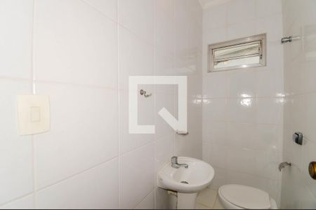 Casa à venda com 250m², 5 quartos e 5 vagas Casa à venda com 250m², 5 quartos e 5 vagasBanheiro de Serviço