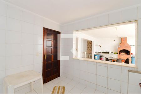 Casa à venda com 250m², 5 quartos e 5 vagas Casa à venda com 250m², 5 quartos e 5 vagasCozinha