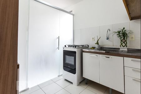 Cozinha de apartamento para alugar com 1 quarto, 43m² em Vila Homero Thon, Santo André
