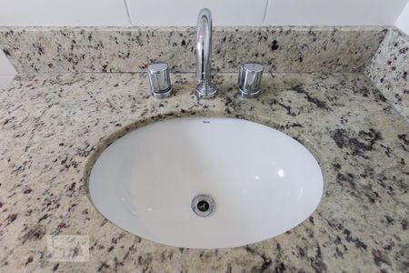 Apartamento para alugar com 162m², 3 quartos e 3 vagas Apartamento para alugar com 162m², 3 quartos e 3 vagasBanheiro Pia