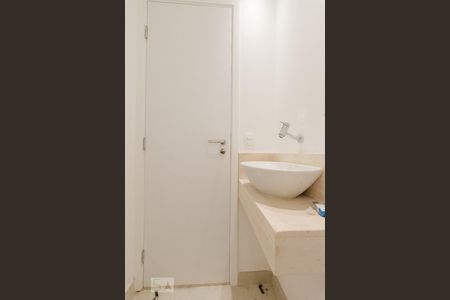 Apartamento para alugar com 234m², 4 quartos e 4 vagas Apartamento para alugar com 234m², 4 quartos e 4 vagasLavabo