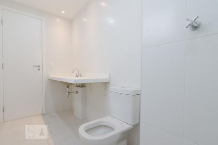 Apartamento para alugar com 234m², 4 quartos e 4 vagas Apartamento para alugar com 234m², 4 quartos e 4 vagasBanheiro da Suíte 2