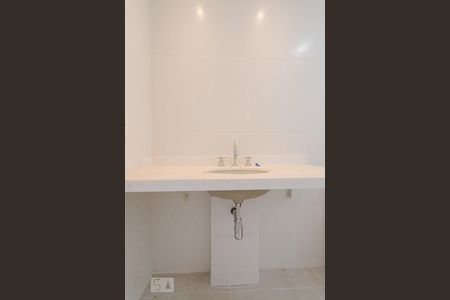 Apartamento para alugar com 234m², 4 quartos e 4 vagas Apartamento para alugar com 234m², 4 quartos e 4 vagasBanheiro da Suíte 3