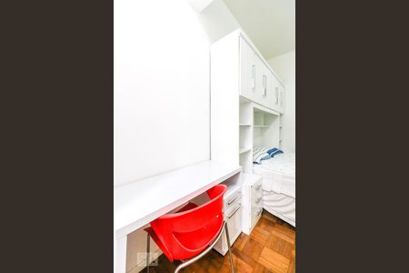 Quarto 1 de apartamento à venda com 2 quartos, 70m² em Copacabana, Rio de Janeiro