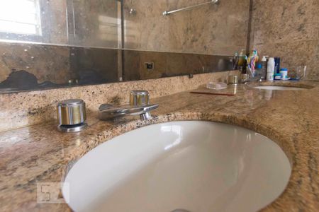 Casa de condomínio à venda com 350m², 3 quartos e 4 vagasBanheiro Suíte