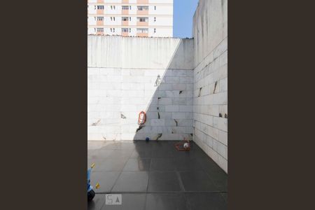 Casa de condomínio à venda com 350m², 3 quartos e 4 vagasQuintal