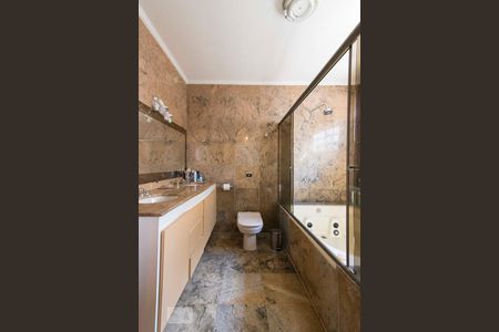 Casa de condomínio à venda com 350m², 3 quartos e 4 vagasBanheiro Suíte