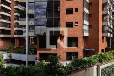 Apartamento para alugar com 250m², 4 quartos e 4 vagasVista da Suíte 4