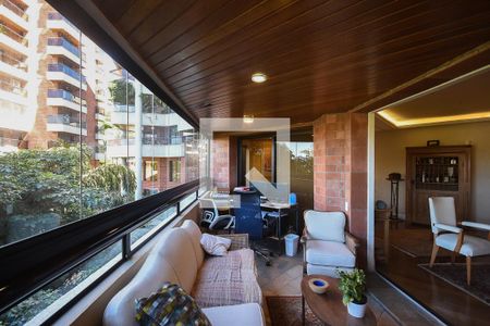 Varanda 1 de apartamento à venda com 4 quartos, 250m² em Jardim Vitória Régia, São Paulo