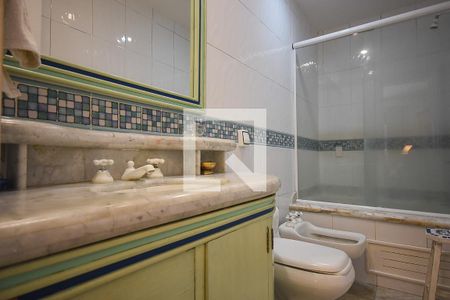 Apartamento para alugar com 250m², 4 quartos e 4 vagasBanheiro Suíte 2