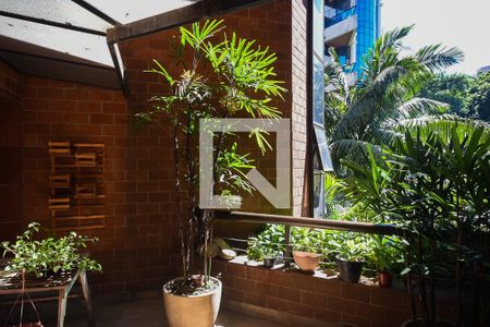 Apartamento para alugar com 250m², 4 quartos e 4 vagasVaranda 2