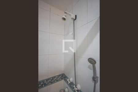 Apartamento para alugar com 250m², 4 quartos e 4 vagasChuveiro do Banheiro da Suíte 2